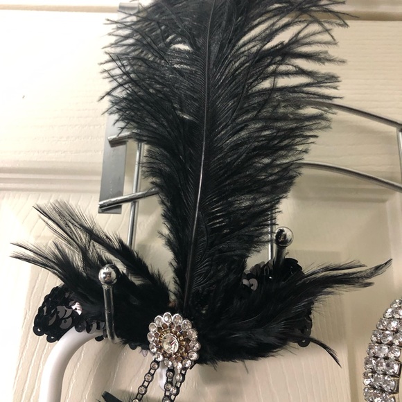 Black dress with accessories - Picture 6 of 8